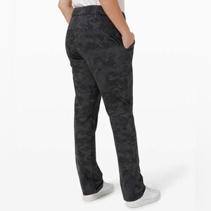 Women’s Size 8 Lululemon On The Fly Pant Full Length Incognito Camo Multi Gray